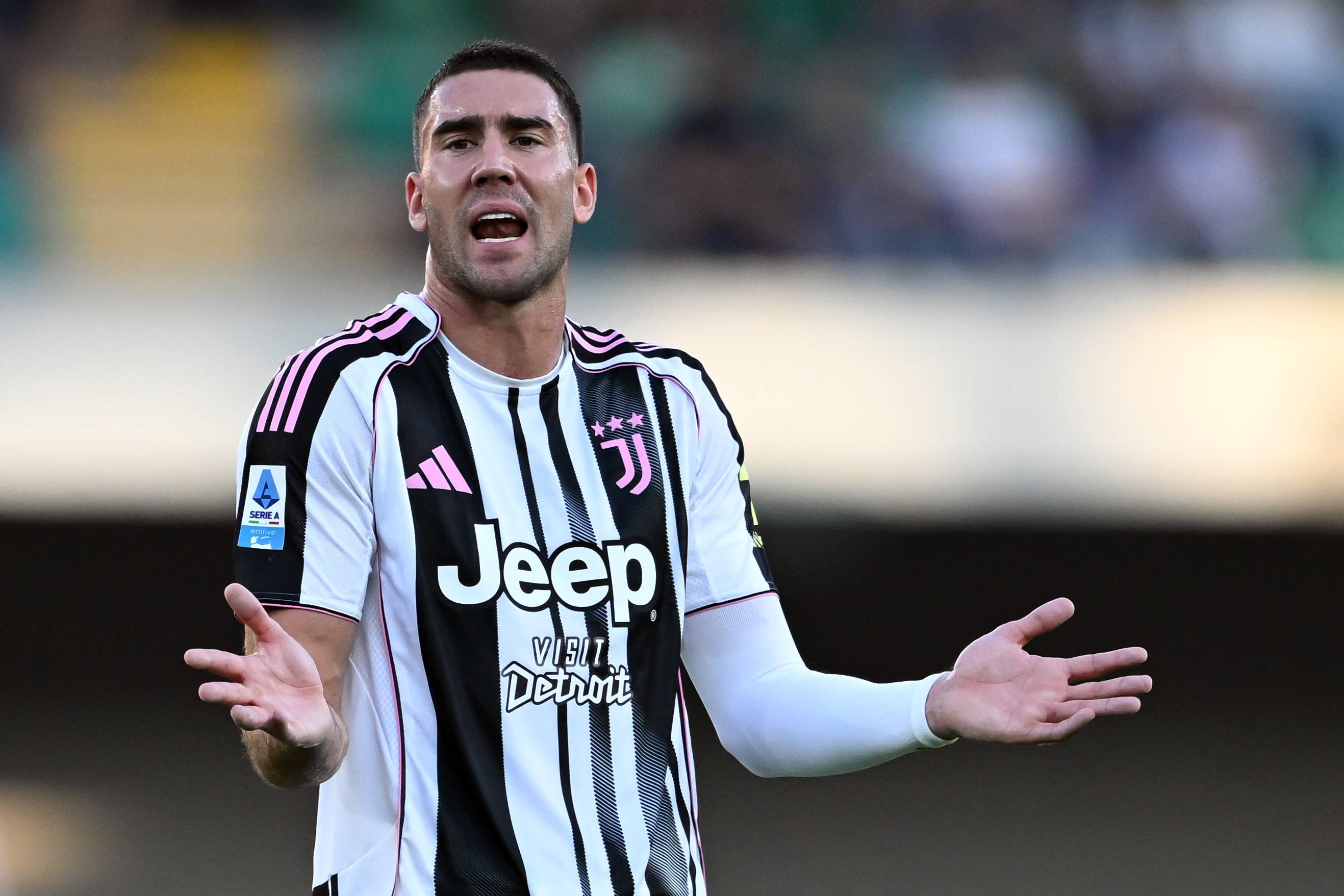 开云体育官网-米体：尤文希望弗拉霍维奇降薪50%，从600万欧起步外加一系列奖金